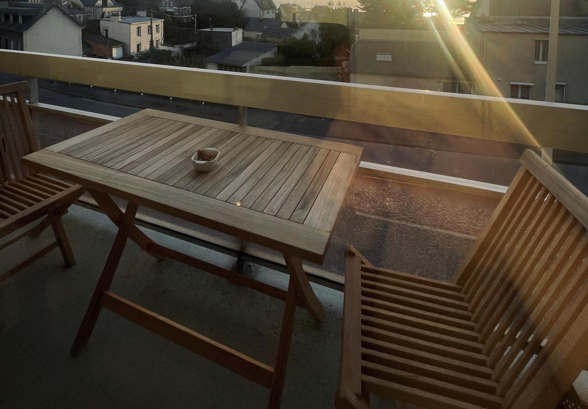 Appartement Vue Mer Proche Plage Et Centre Granville Esterno foto